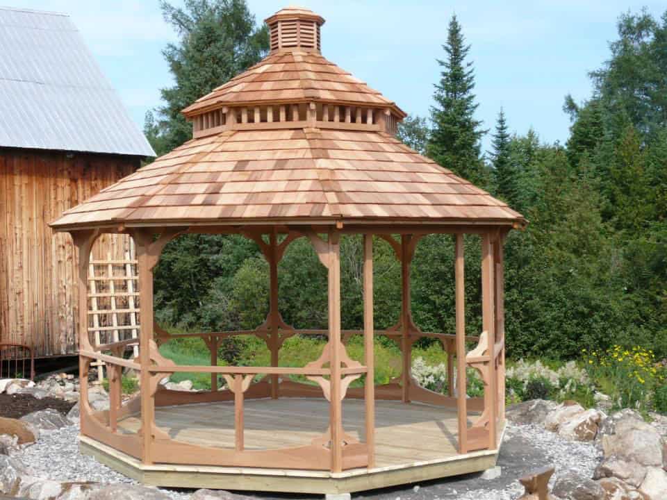 Gazebo Celtique / 12 pieds en cèdre rouge de l'ouest / Toit campanile en bardeaux de cèdre avec coupole / Non teint / Plancher en bois traité