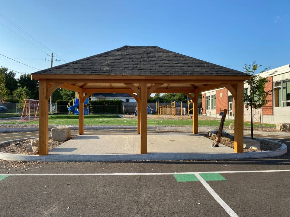 Gazebo Moderne 16x20 / Teinture Ceriser